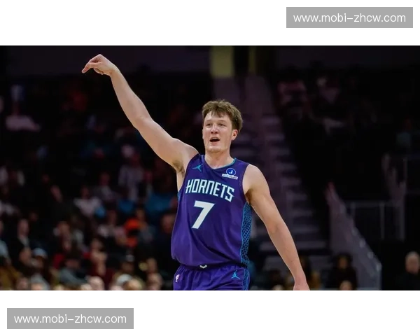 黄蜂新秀弗拉格脚部伤势出战成疑 马丁背部酸痛大概率出场 黄蜂新秀弗拉格脚部伤势出战成疑 马丁背部酸痛大概率出场