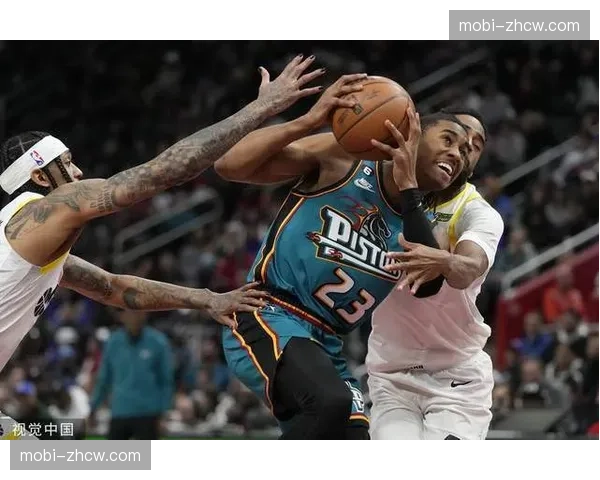 爵士西班牙挡拆运用 马尔卡宁外弹创造空间选择